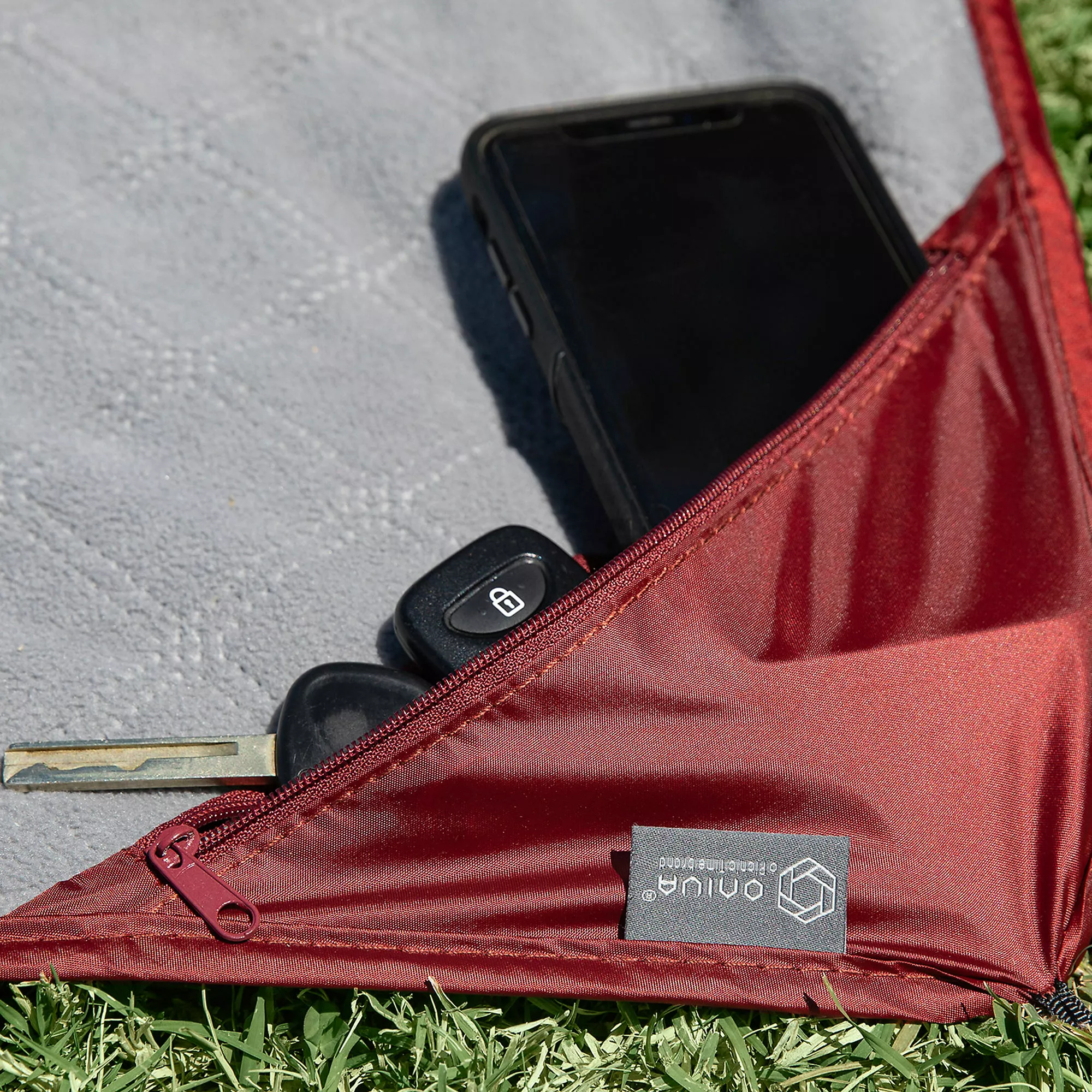 Picnic Time Stadium Blanket - Image 4