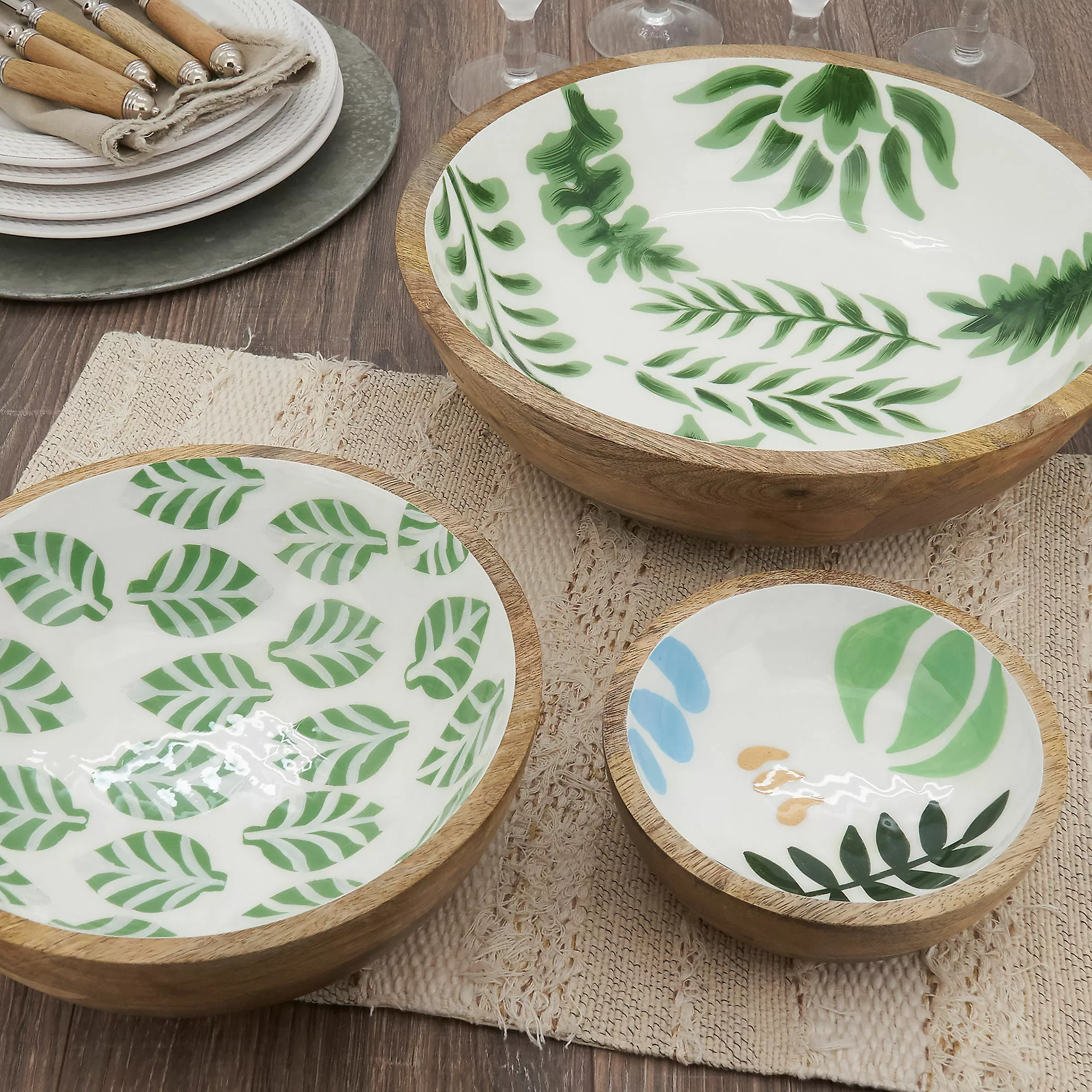 Saro Lifestyle Multi Color Leaves Design Enamel Wood Serving Bowl - Image 4