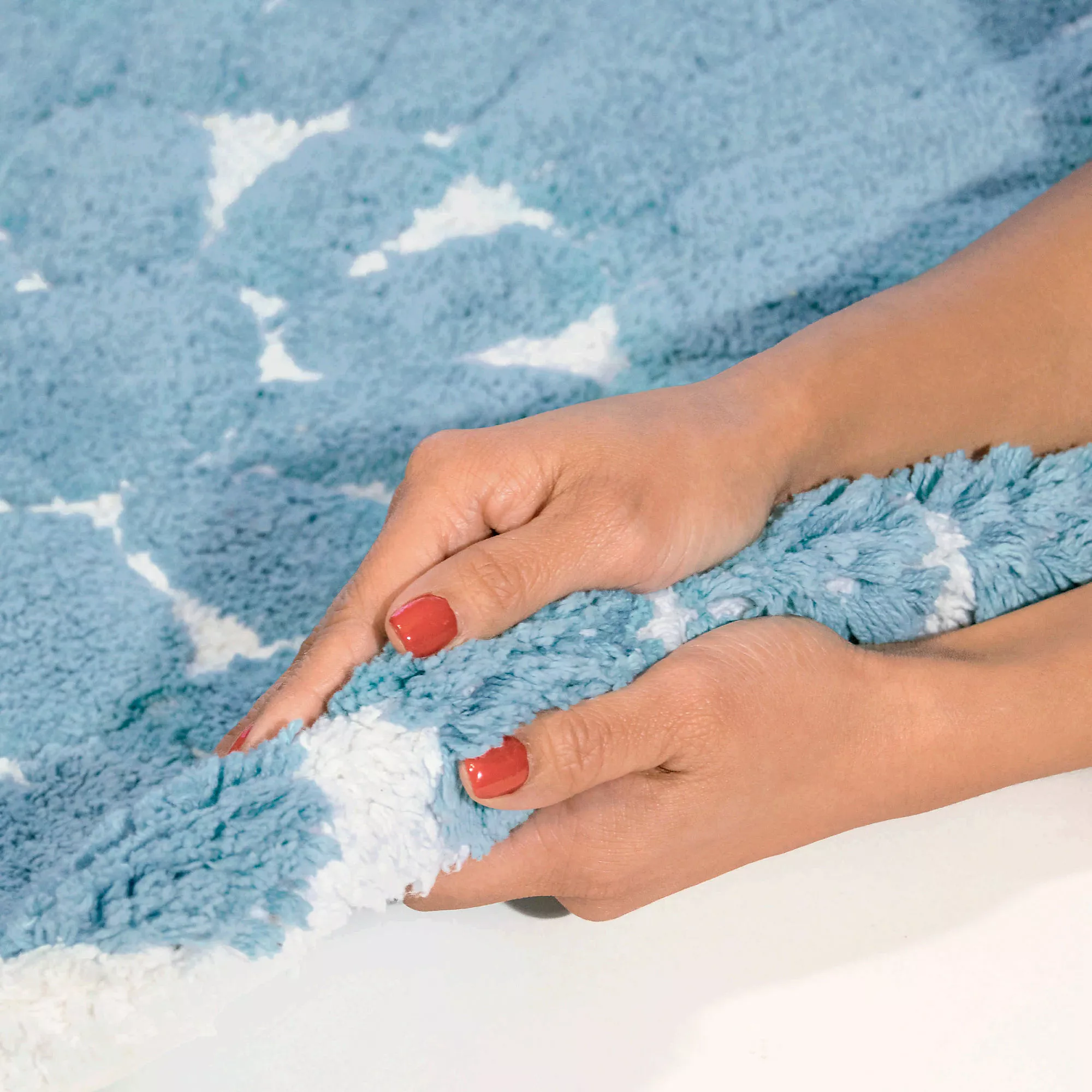 Chesapeake Bursting Flower Cotton Anti Skid 2 Piece Round Bath Rug Set - Image 4