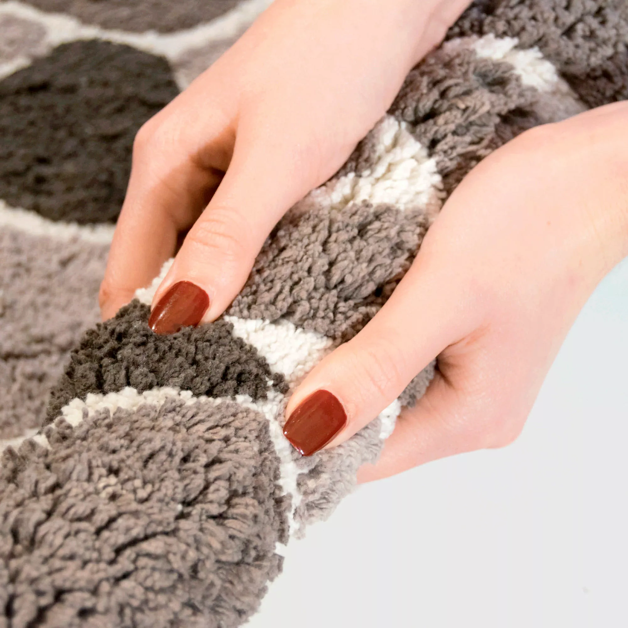 Chesapeake Boulder Cotton Anti Skid 2 Piece Bath Rug Set - Image 4