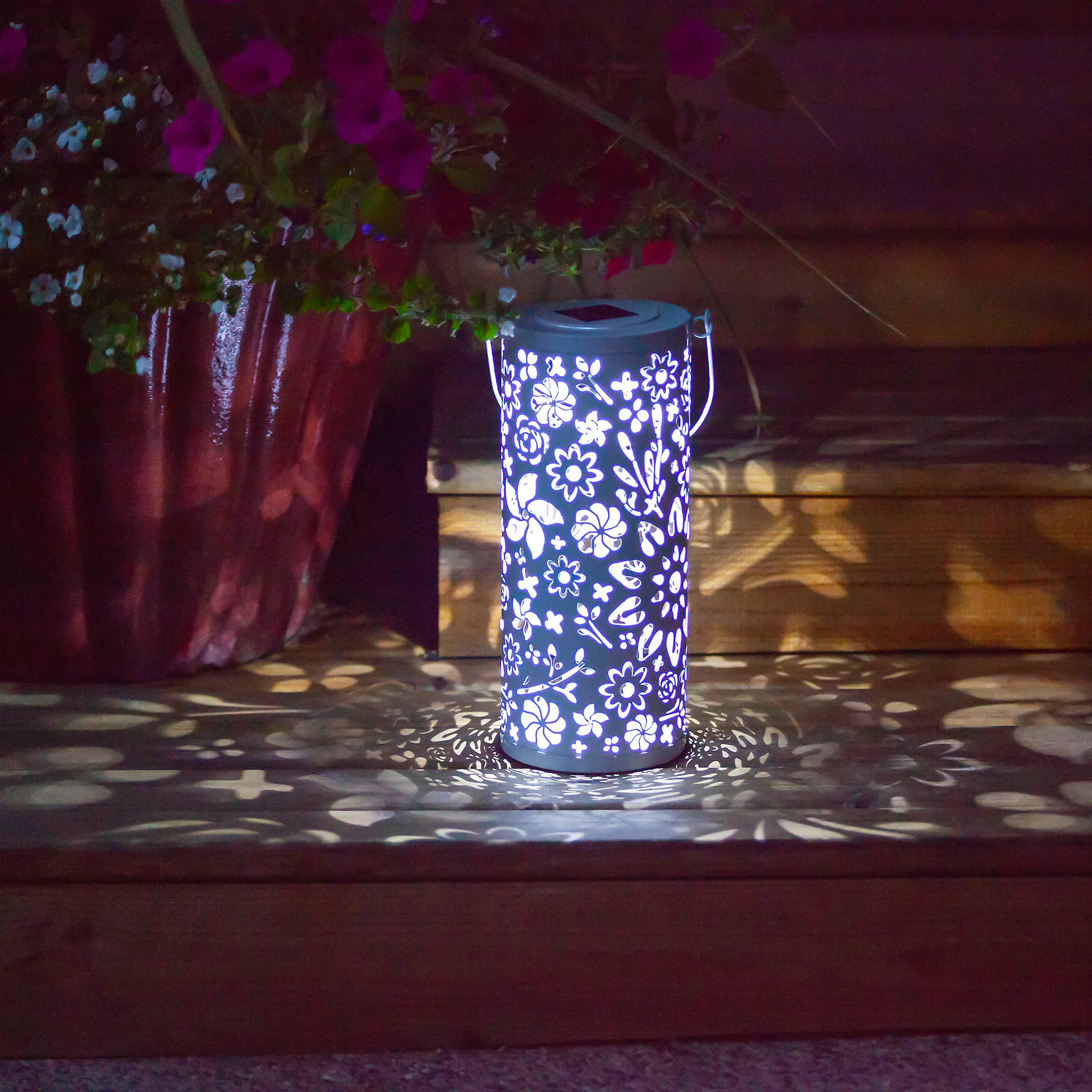 Allsop Home & Garden Allsop Home And Garden Outdoor Bloom Solar Lantern Light - Image 6